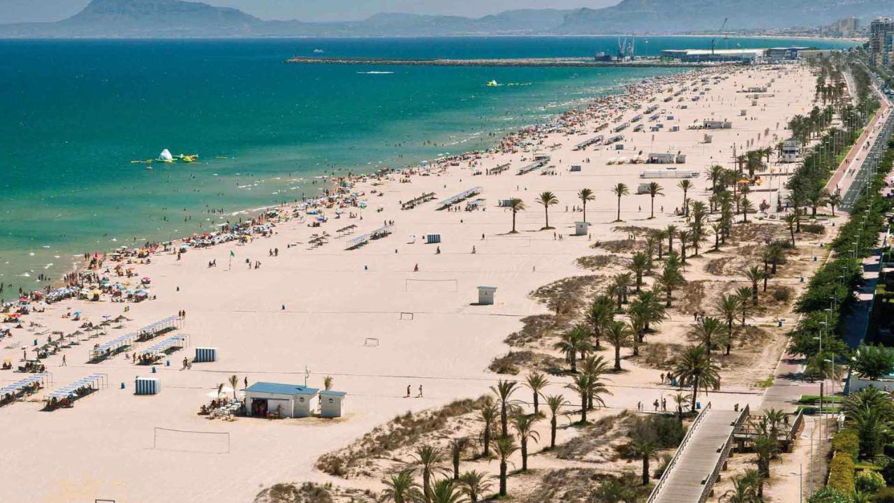 Barraques 65 Playa De Gandia Solo Para Familias المظهر الخارجي الصورة